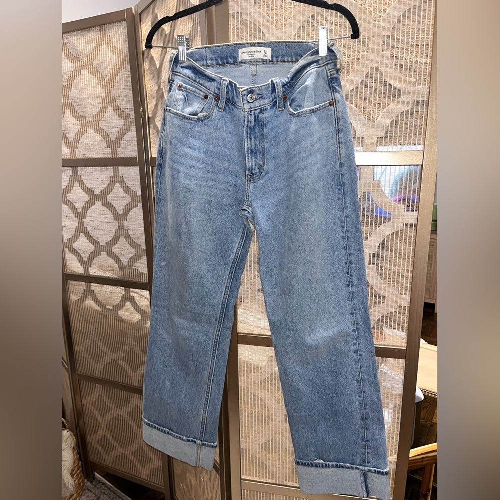 Abercrombie & Fitch Lowrise Baggy Jeans